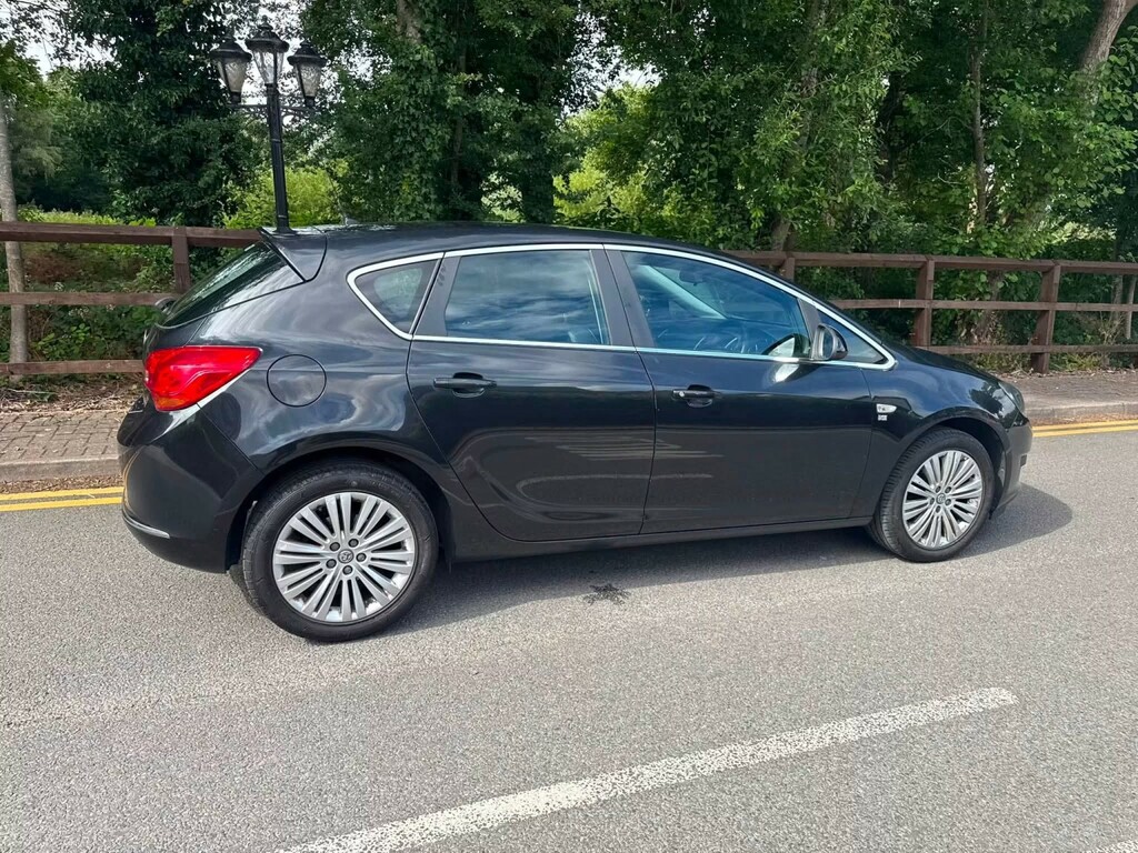 Vauxhall Astra 1.4 16V Excite Black #2