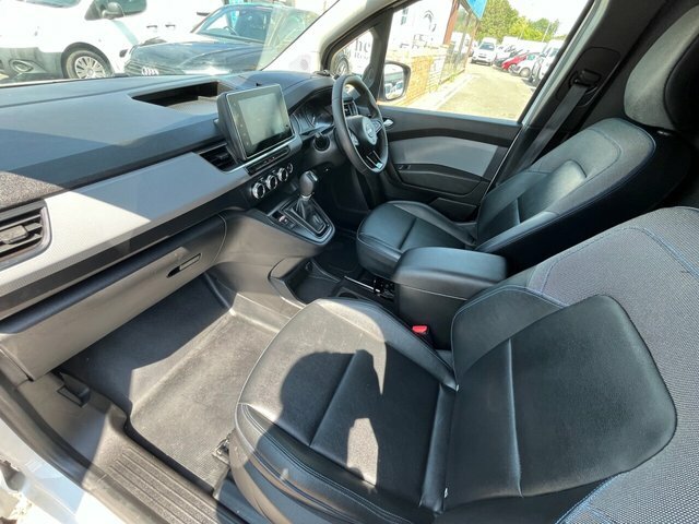 Nissan TOWNSTAR Tekna Panel Van 6Dr White #4