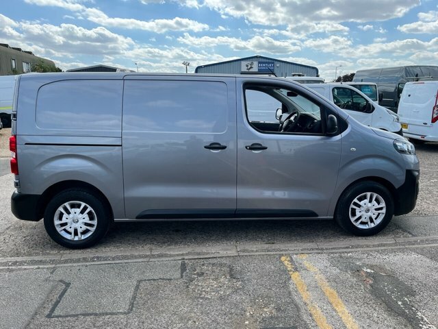 Vauxhall Vivaro Hrefused-vauxhall-vivaro-braintree-essex-629518 White #11