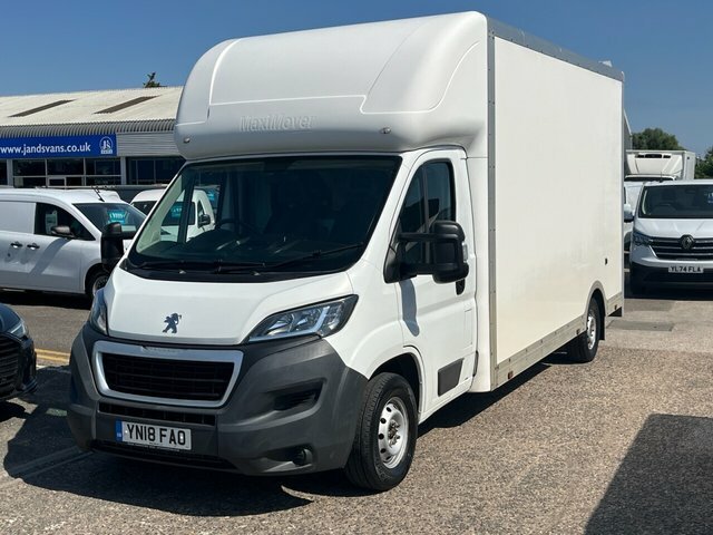 Peugeot Boxer Bluehdi 335 Chassis Cab White #3
