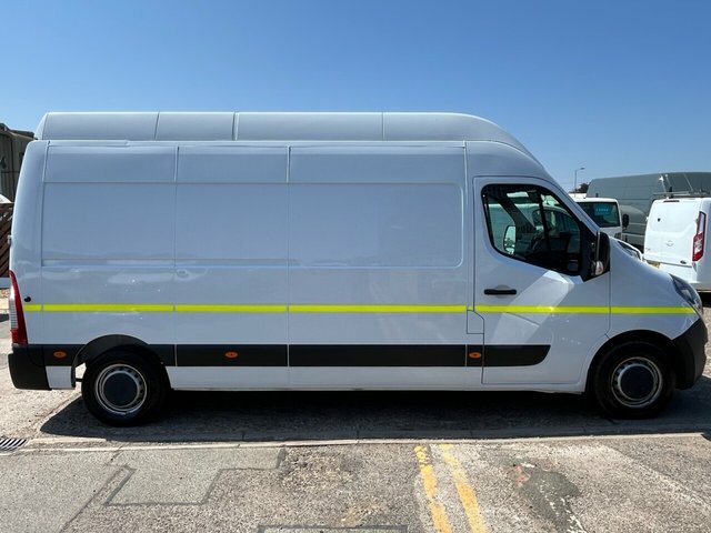 Vauxhall Movano Dynamic White #11