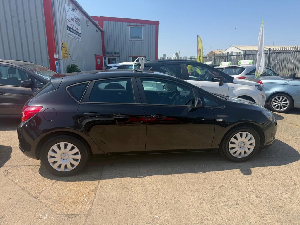 Vauxhall Astra 1.6 16V Sri Euro 5 Red #8
