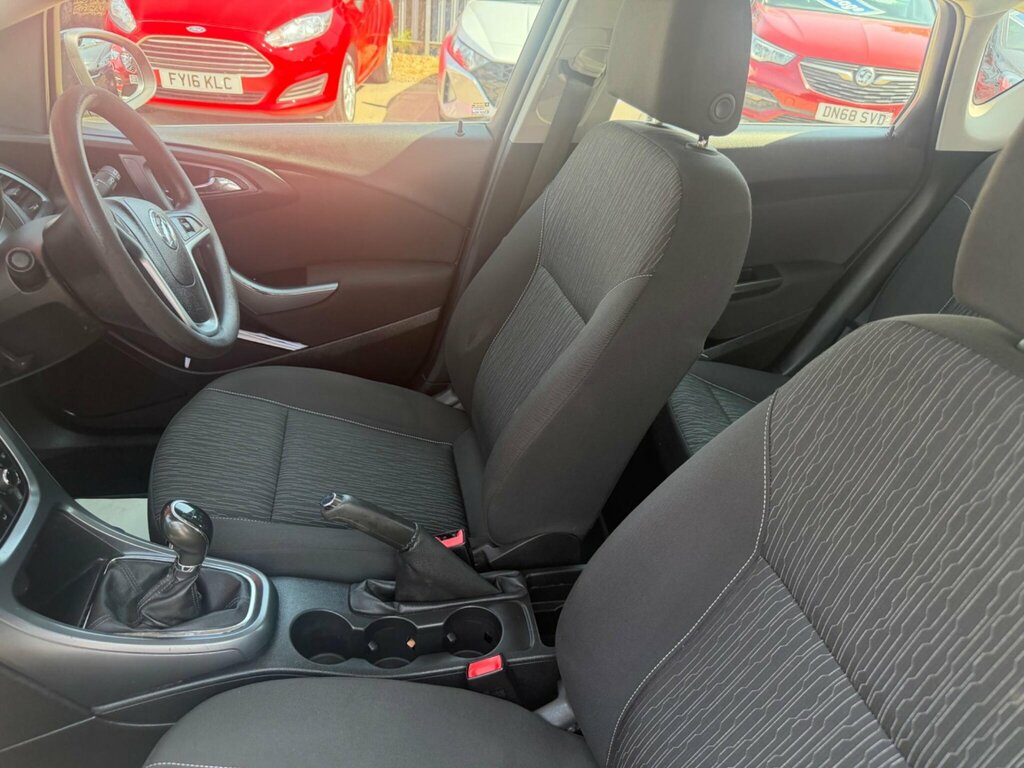 Vauxhall Astra 1.6 16V Sri Euro 5 Red #14