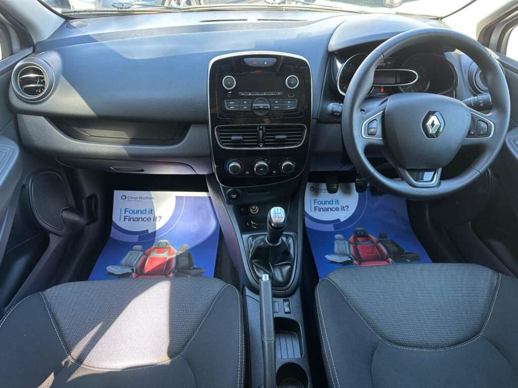 Renault Clio Hatchback 2017 Renault Clio 1.5 Play Dci 90 Silver #6