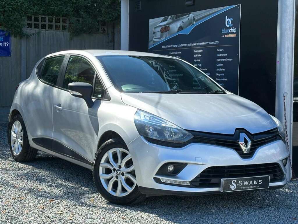 Renault Clio Hatchback 2017 Renault Clio 1.5 Play Dci 90 Silver #5