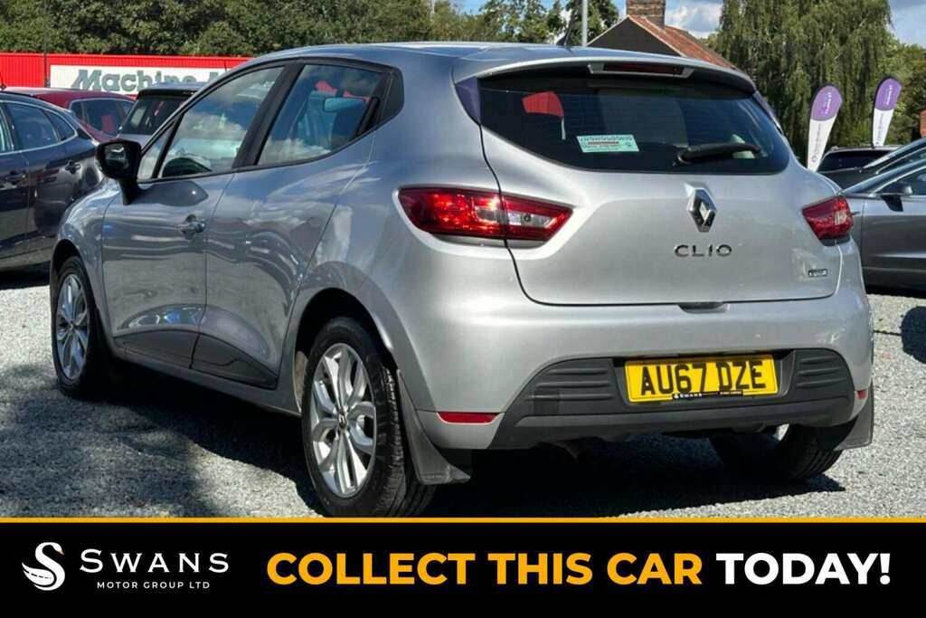 Renault Clio Hatchback 2017 Renault Clio 1.5 Play Dci 90 Silver #3