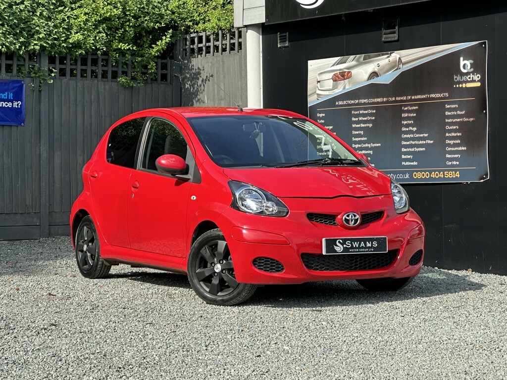 Toyota Aygo Hatchback 1.0 Vvt-i Go 201161 WJ61BYO Red