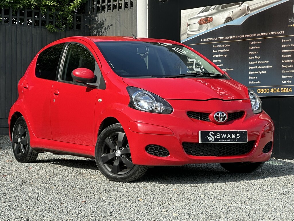 Toyota Aygo Hatchback 1.0 Vvt-i Go 201161 WJ61BYO Red #2