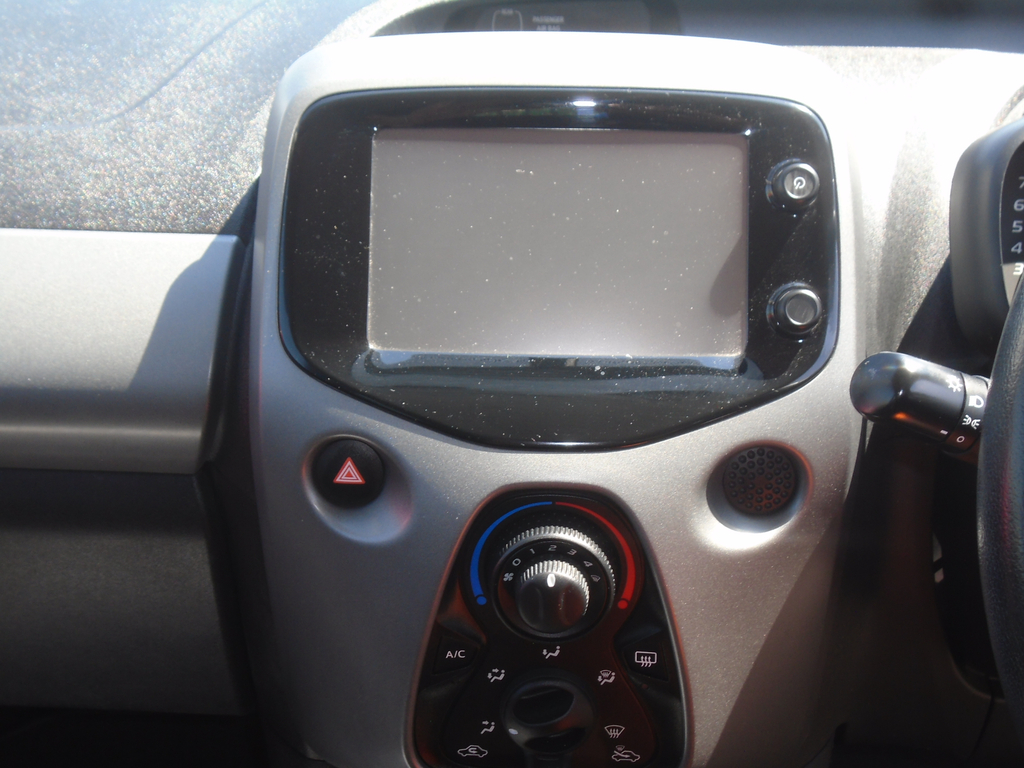 Toyota Aygo Vvt-i X-play X-shift AP18KXL #4