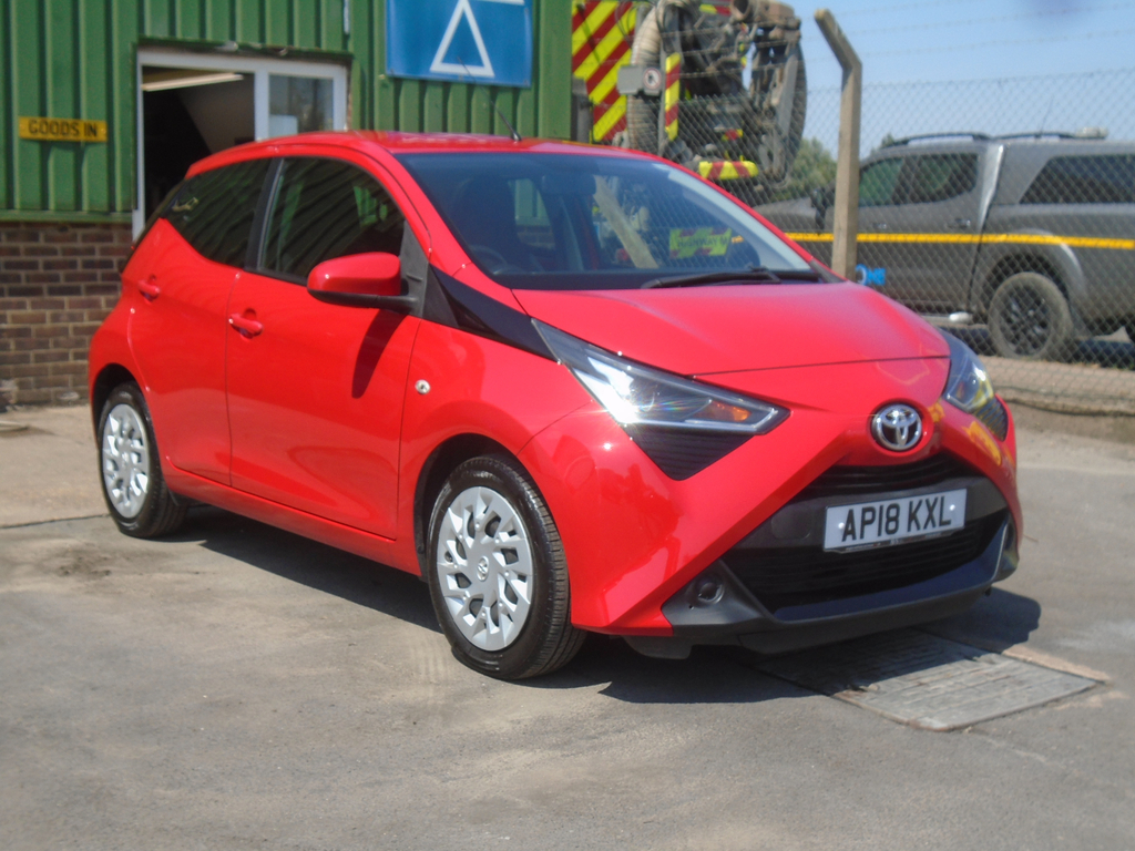 Toyota Aygo Vvt-i X-play X-shift AP18KXL #2