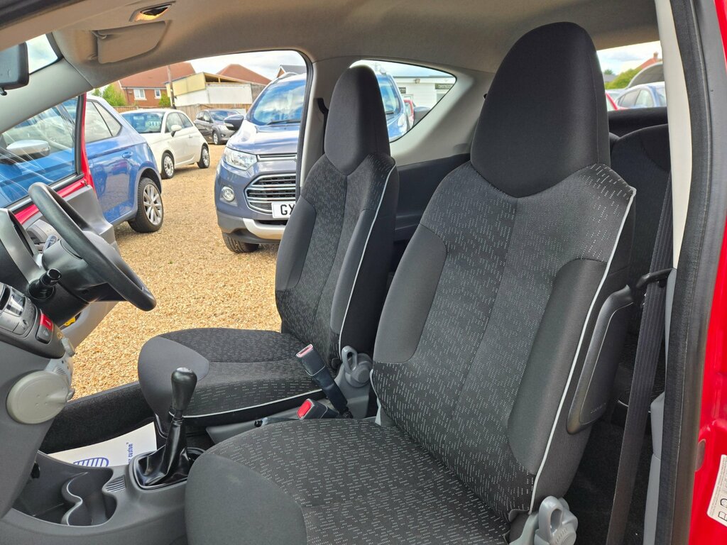 Peugeot 107 1.0 Urban 68 Bhp Blue #25