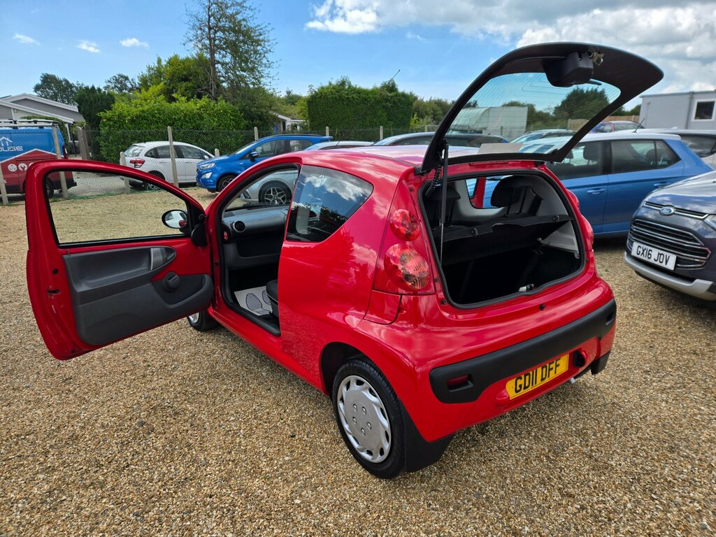 Peugeot 107 1.0 Urban 68 Bhp Blue #12
