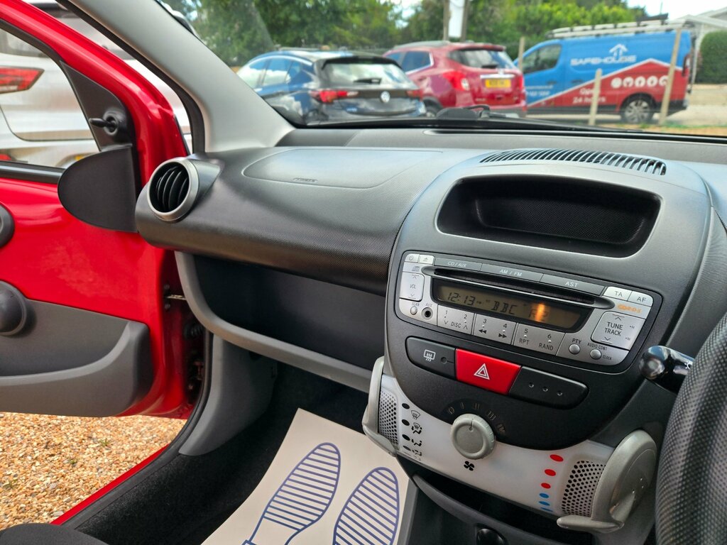 Peugeot 107 1.0 Urban 68 Bhp Blue #19