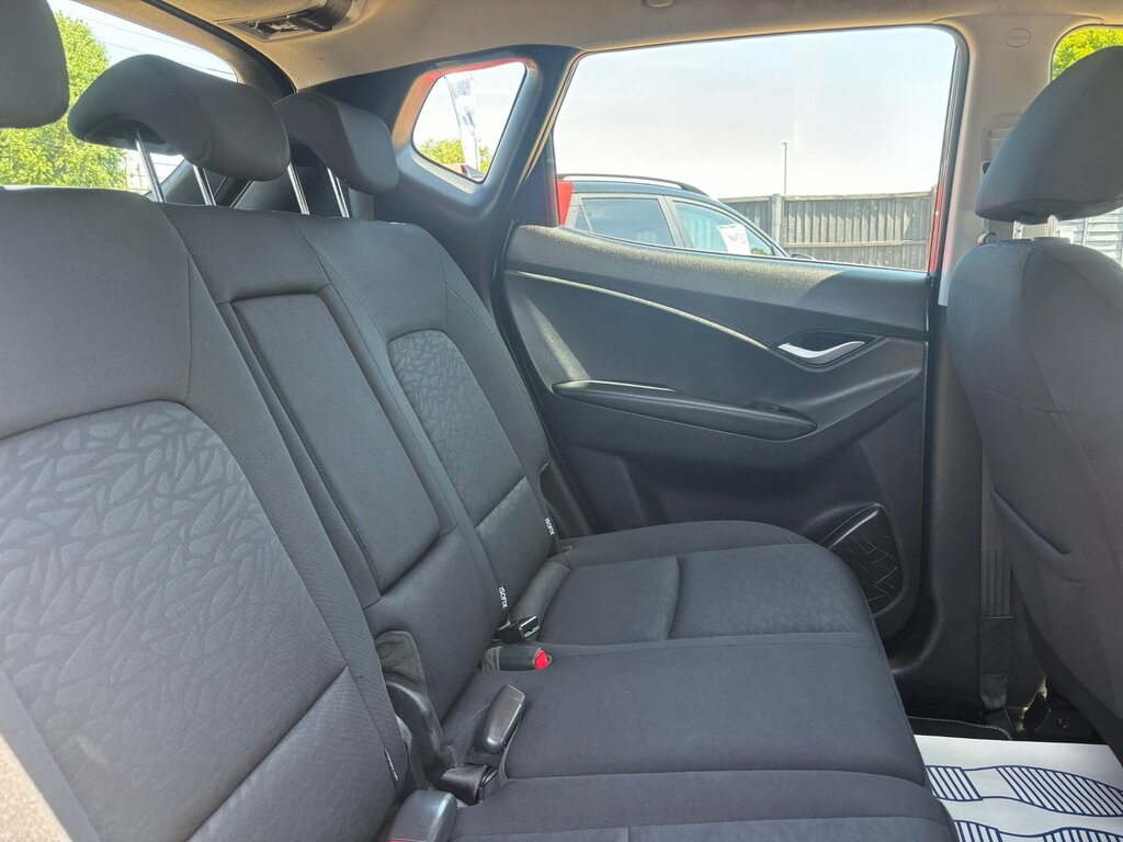 Hyundai Ix20 Hatchback White #12