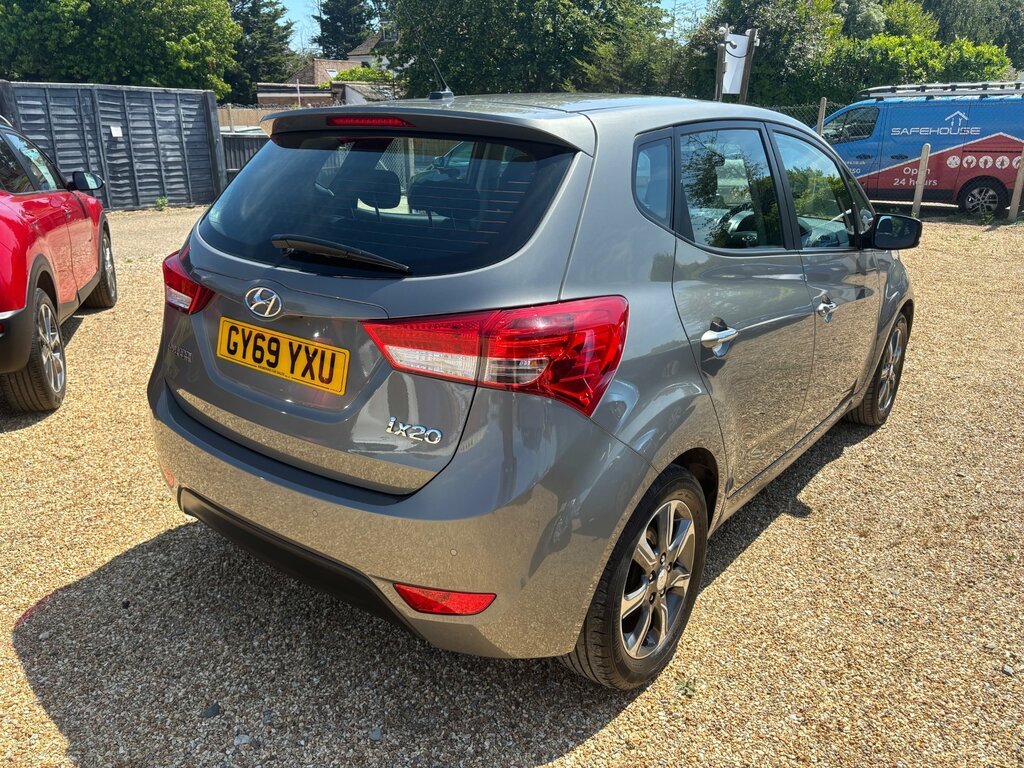 Hyundai Ix20 1.6 Se Nav Hatchback Euro 6 125 Grey #2