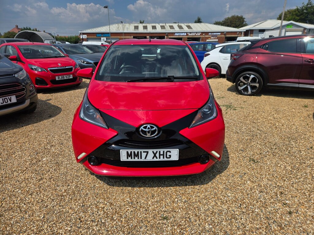 Toyota Aygo 1.0 Vvt-i X-play Hatchback X-shift Euro Red #2