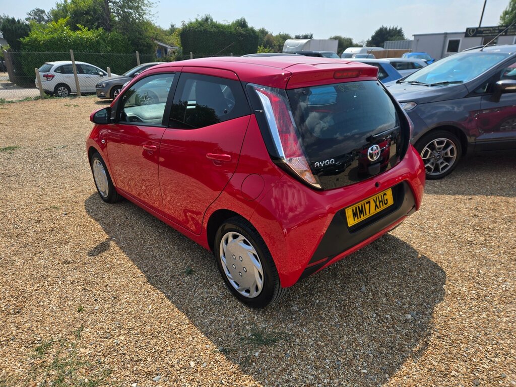 Toyota Aygo 1.0 Vvt-i X-play Hatchback X-shift Euro Red #4