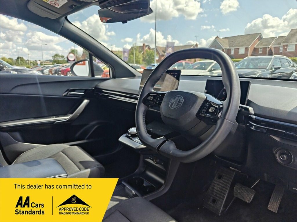MG MG4 Hatchback LB23FWO White #2