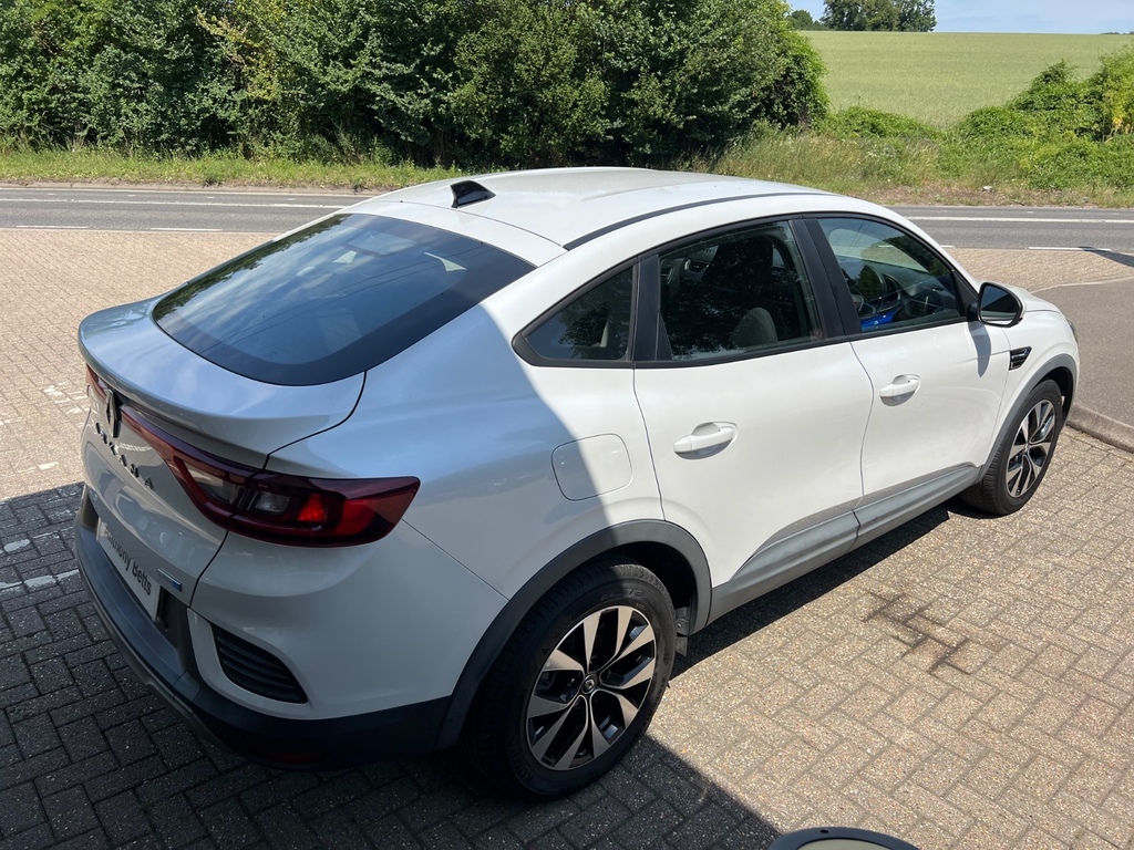 Renault Arkana 1.6 E-tech Hybrid 145 Iconic White #3
