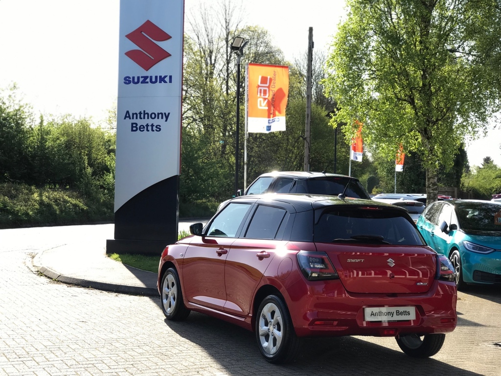 Suzuki Swift 1.2 Mild Hybrid Motion Red #6