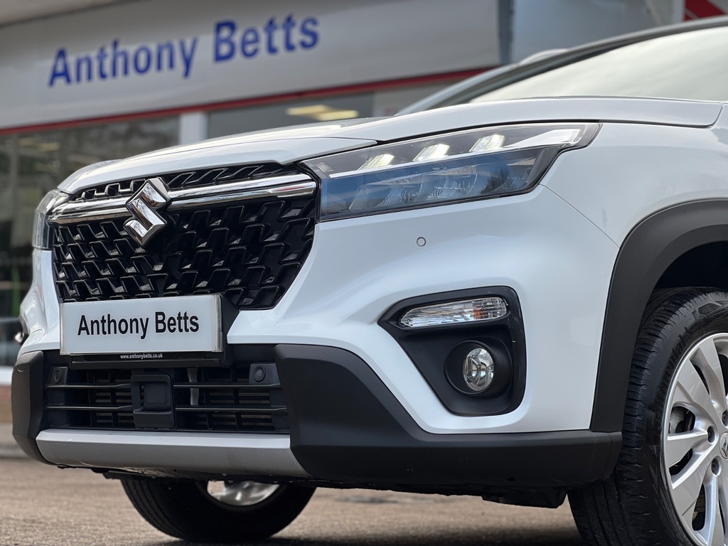 Suzuki S Cross 1.4 Boosterjet 48V Hybrid Motion White #4