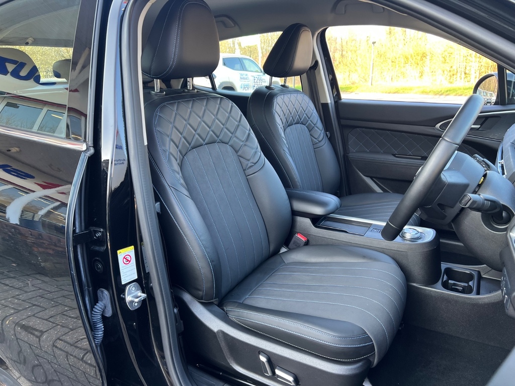 Great Wall  63Kwh Pro Hatchback 171 Ps Red #31