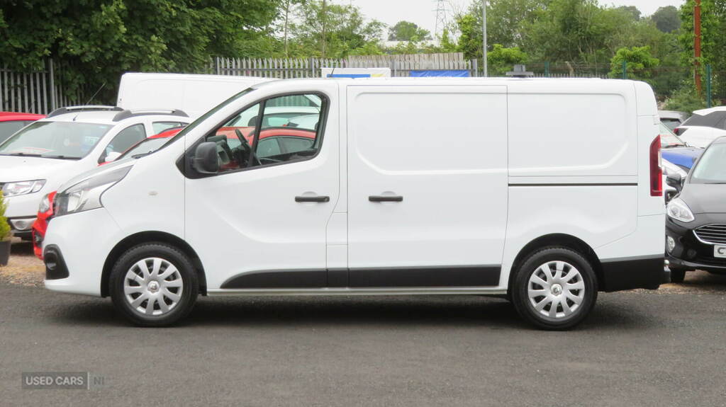 Renault Trafic 1.6 Dci Energy 27 Business Swb Standard Roof Euro White #16