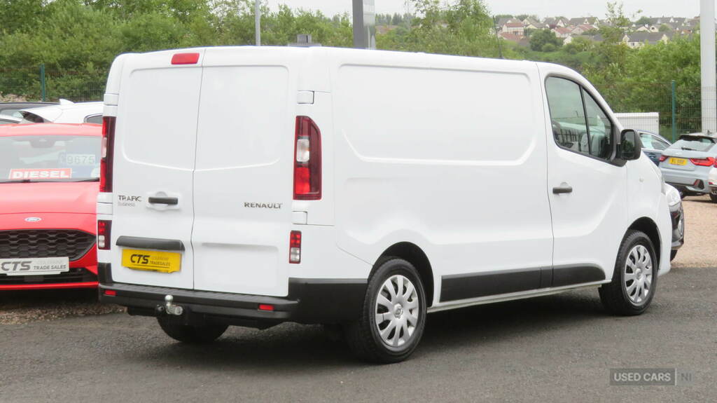Renault Trafic 1.6 Dci Energy 27 Business Swb Standard Roof Euro White #9