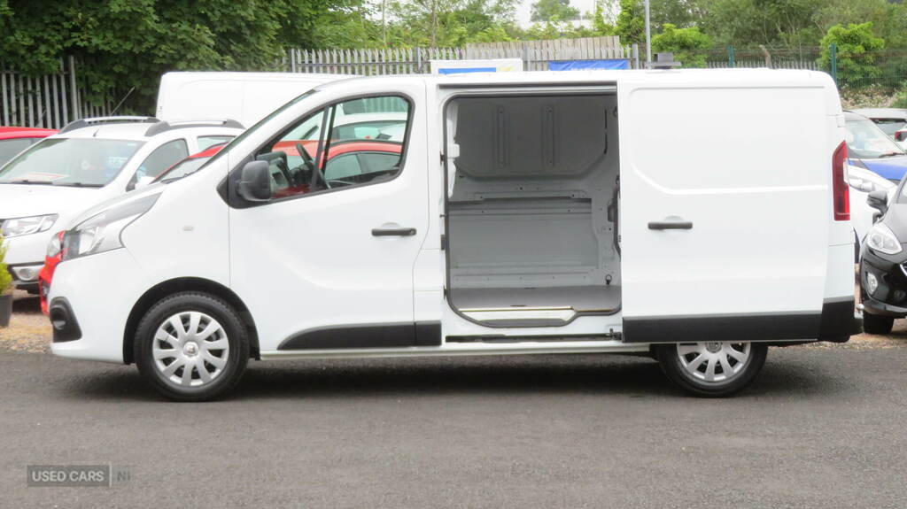Renault Trafic 1.6 Dci Energy 27 Business Swb Standard Roof Euro White #20