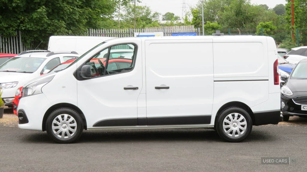 Renault Trafic 1.6 Dci Energy 27 Business Swb Standard Roof Euro White #18