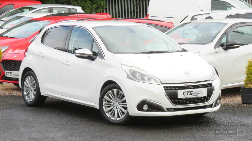Peugeot 208 1.6 Bluehdi 100 Allure Start Stop White