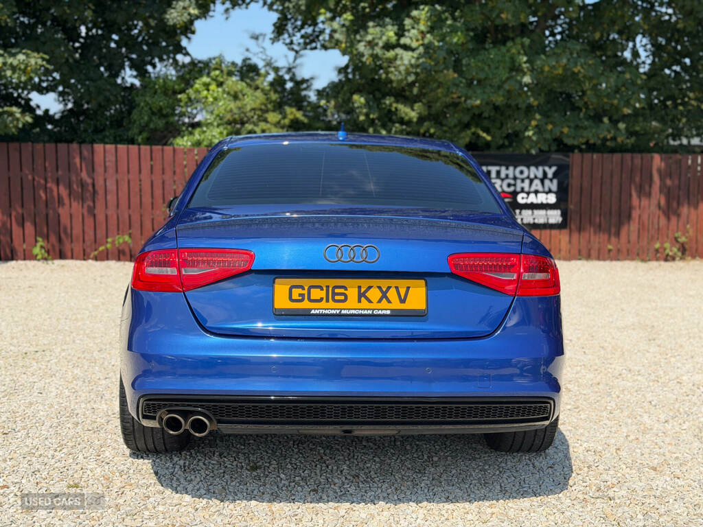 Audi A4 2.0 Tdi 177 Black Edition Plus Blue #5