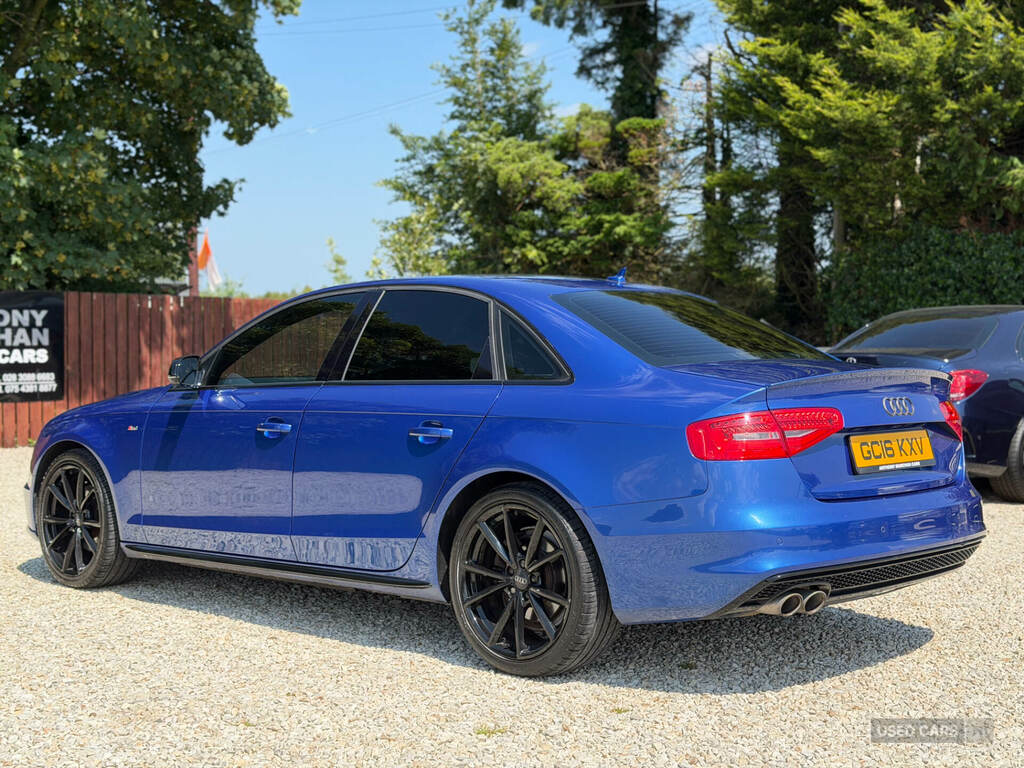 Audi A4 2.0 Tdi 177 Black Edition Plus Blue #3