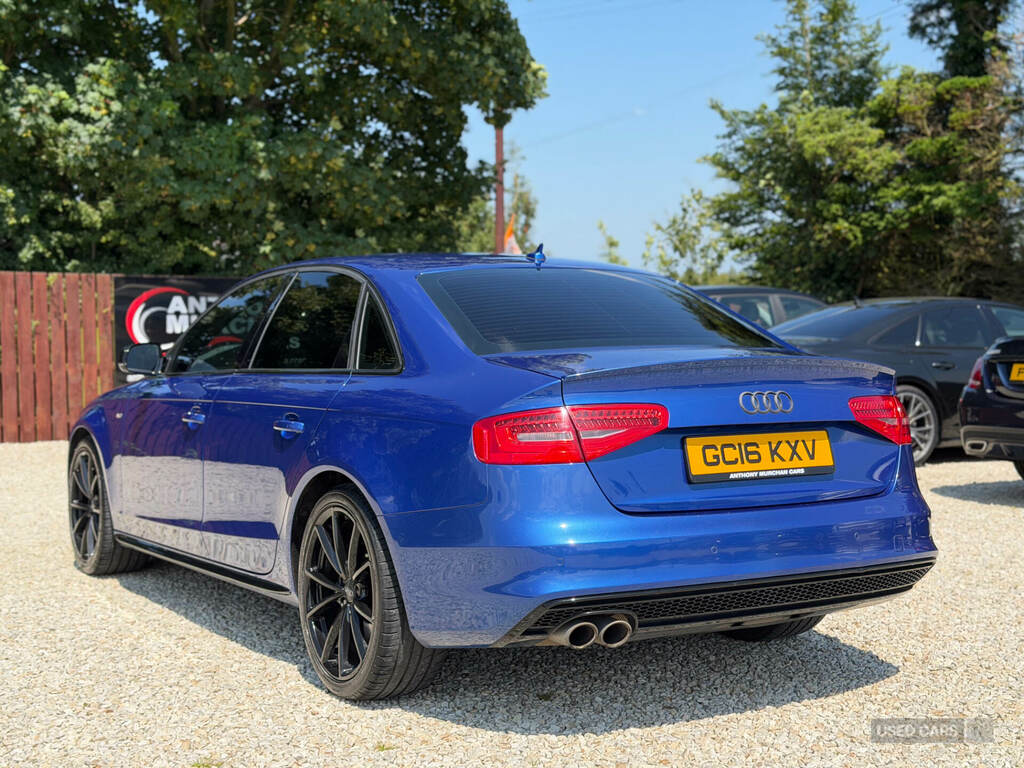 Audi A4 2.0 Tdi 177 Black Edition Plus Blue #4