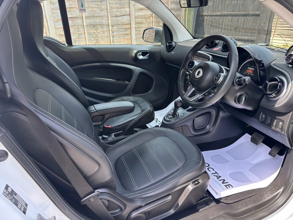 Smart Fortwo Coupe 1.0 Prime Premium Plus Coupe Twinamic White #2