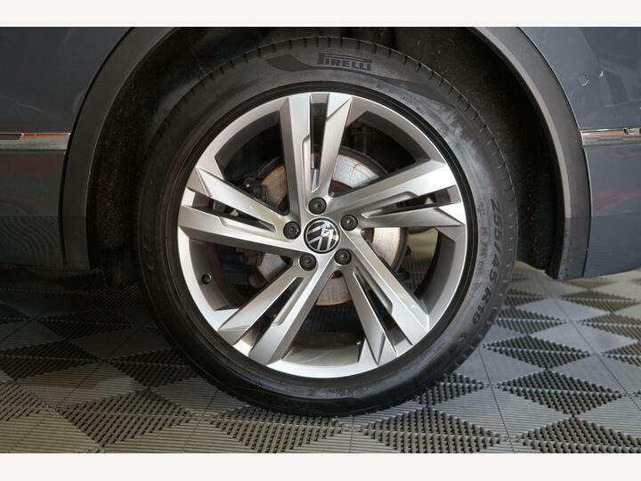Volkswagen Tiguan 1.5 Tsi R-line Edition Dsg Euro 6 Ss DE73HKT Grey #4