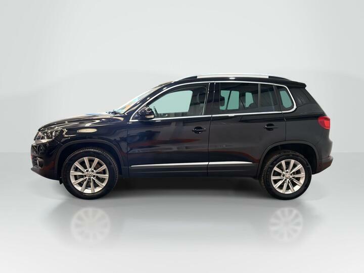 Volkswagen Tiguan 2.0 Tdi Bluemotion Tech Se 2Wd Euro 5 Ss Black