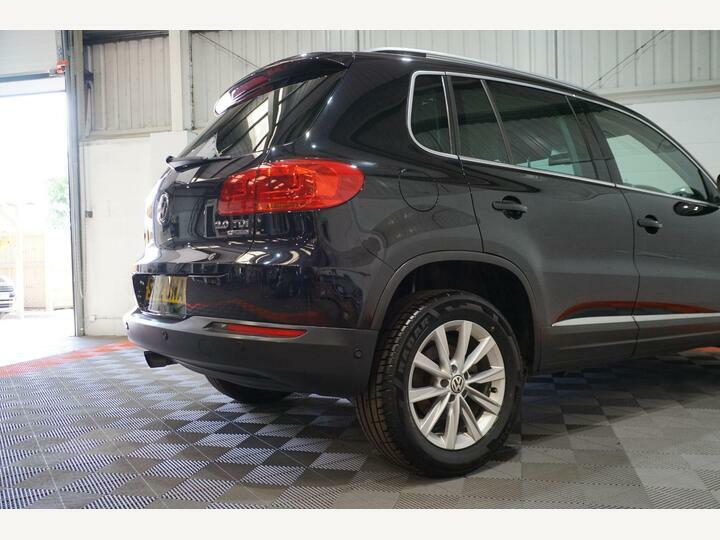 Volkswagen Tiguan Estate 2.0Tdi Bluemotion Tech Se 4Motion Dsg 2012 White #25