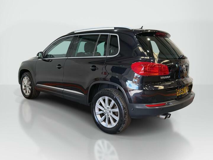 Volkswagen Tiguan 2.0 Tdi Bluemotion Tech Se 2Wd Euro 5 Ss Black #2