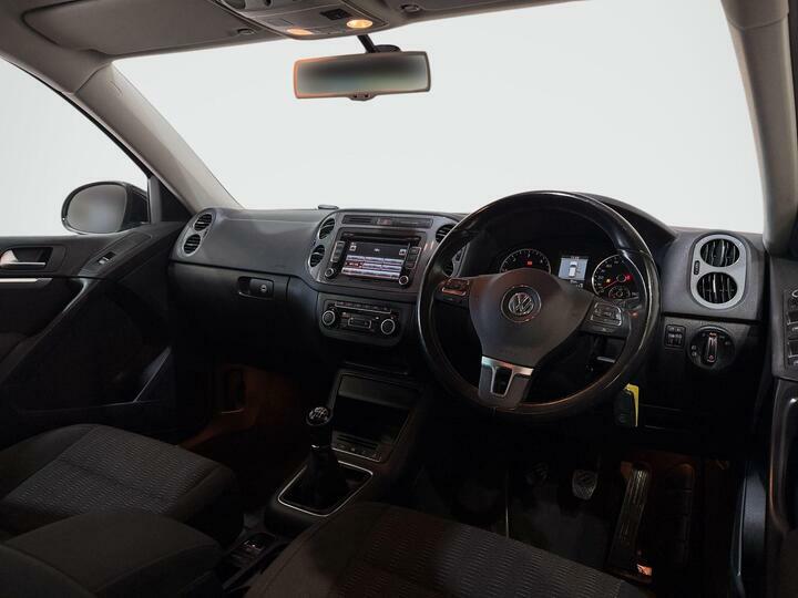 Volkswagen Tiguan 2.0 Tdi Bluemotion Tech Se 2Wd Euro 5 Ss Black #3