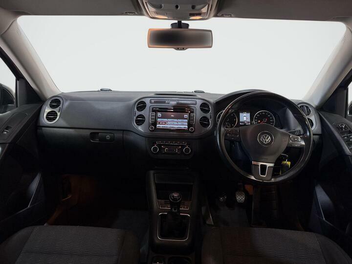 Volkswagen Tiguan Estate 2.0Tdi Bluemotion Tech Se 4Motion Dsg 2012 White #8