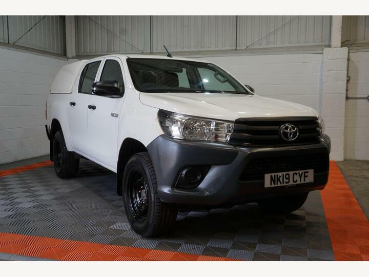 Toyota HILUX 2.4 D-4d Active 4Wd Euro 6 3.5T White #5