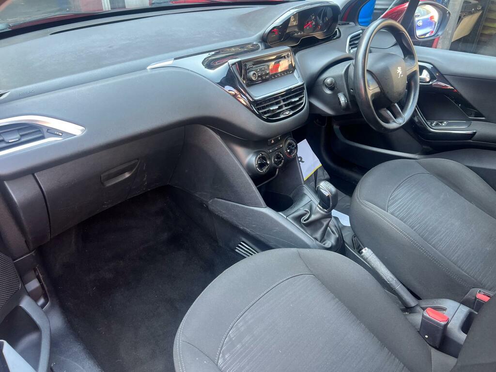 Peugeot 208 Access White #14