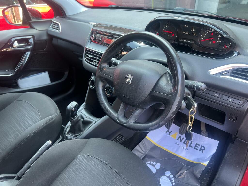 Peugeot 208 Access White #13