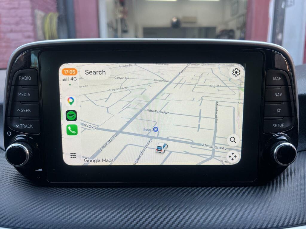Hyundai Tucson Se Nav White #16