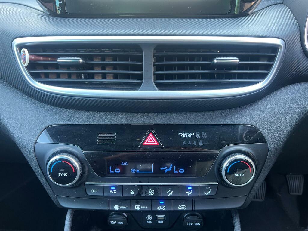 Hyundai Tucson Se Nav White #17