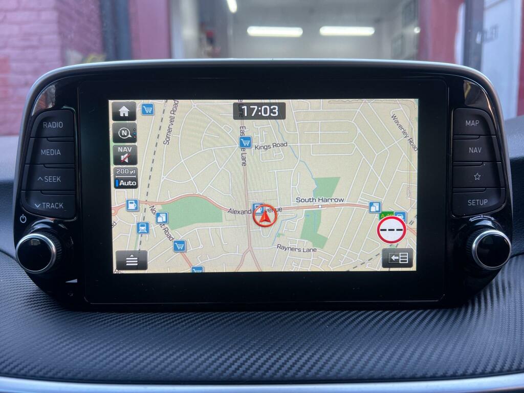 Hyundai Tucson Se Nav White #13