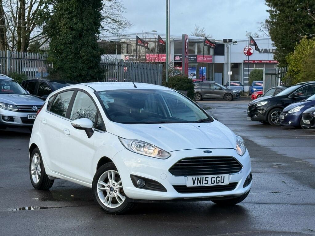 Ford Fiesta 1.0 Zetec Euro 5 Ss VN15GGU White