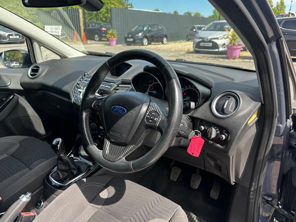 Ford Fiesta Fiesta St-line White #9