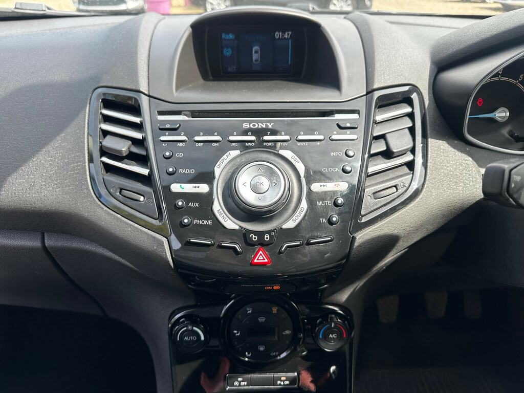 Ford Fiesta Fiesta St-line White #20